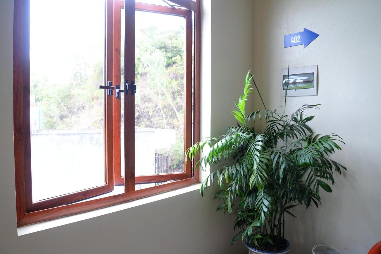 Ahoj Guest House Hạ Long Extérieur photo